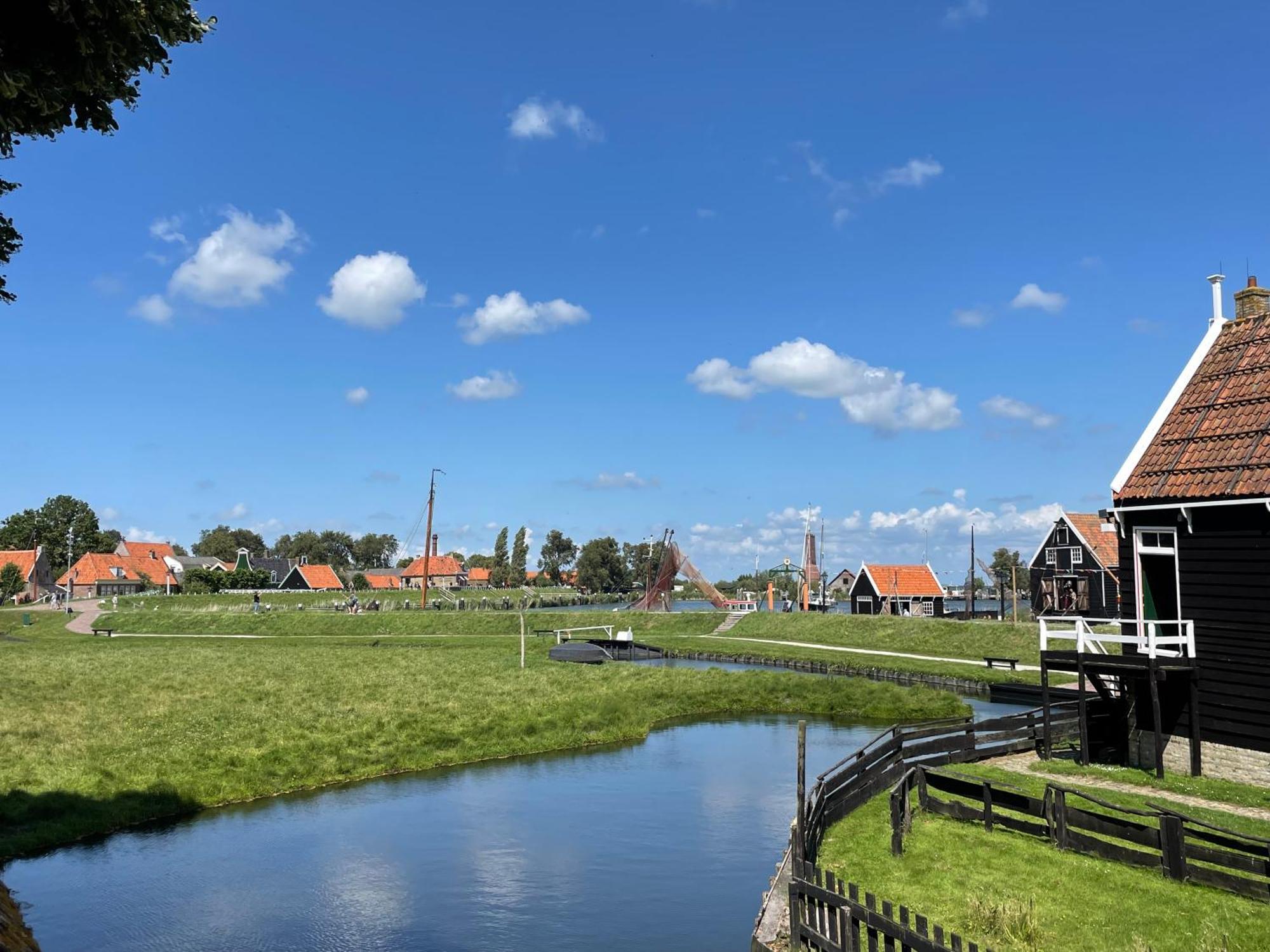 Hotelhuisjes Medemblik Wieringerwerf Luaran gambar