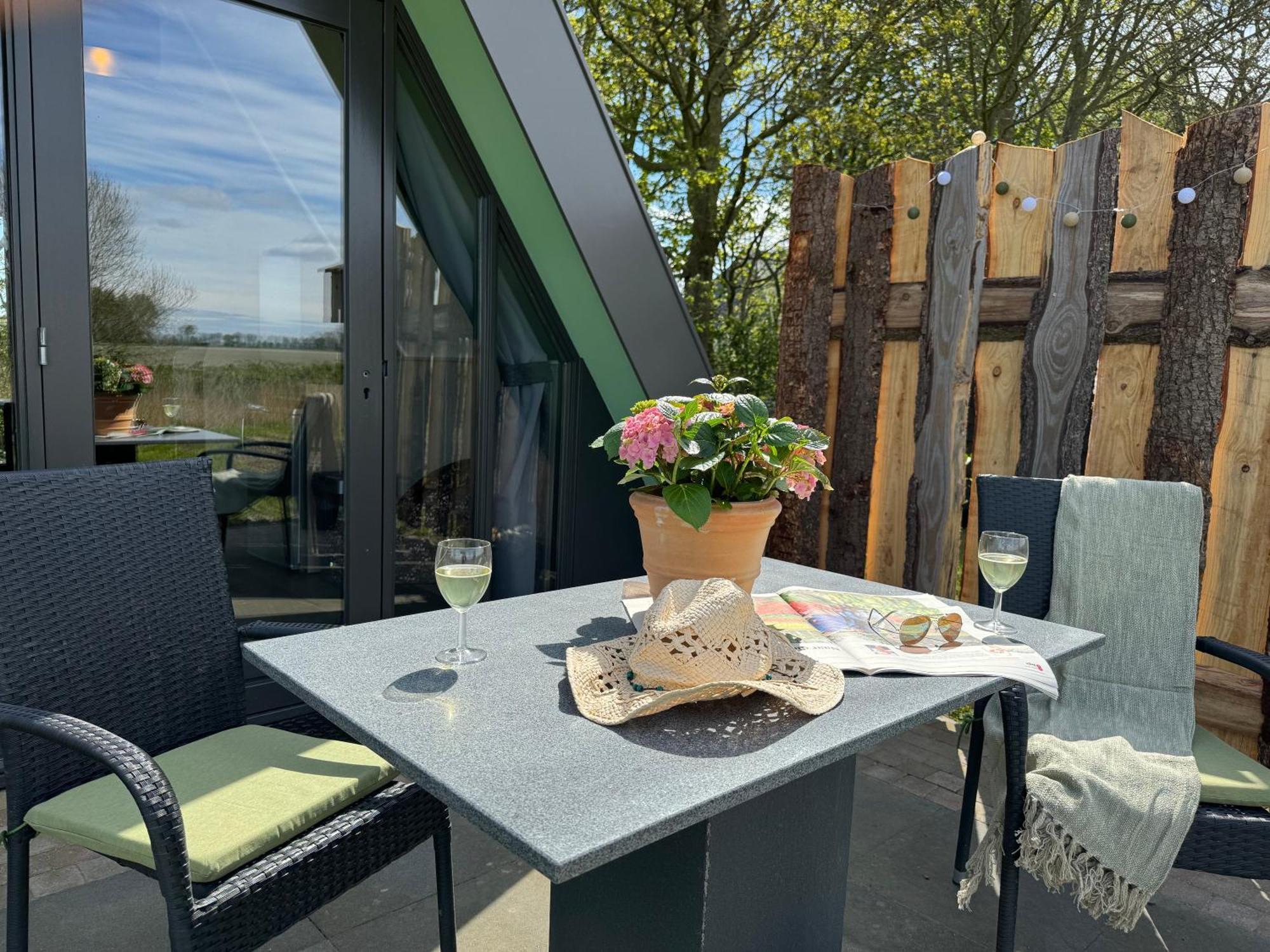 Hotelhuisjes Medemblik Wieringerwerf Luaran gambar